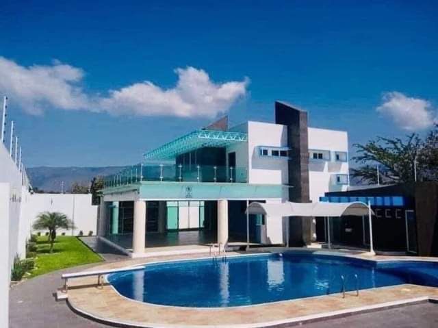 Salón Jardín La Rivera